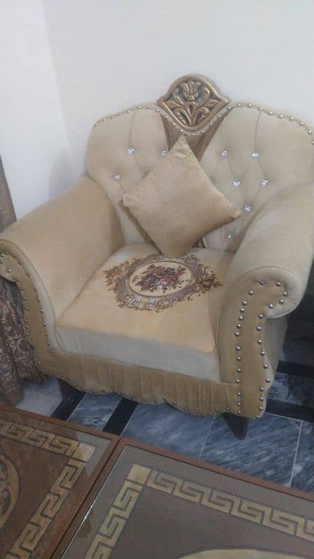 7seater Taj sofa with 3 table 5