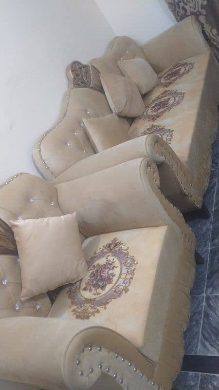 7seater Taj sofa with 3 table 7