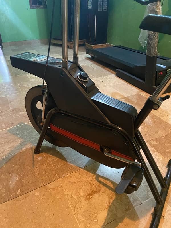 Exercise cycle machine 1