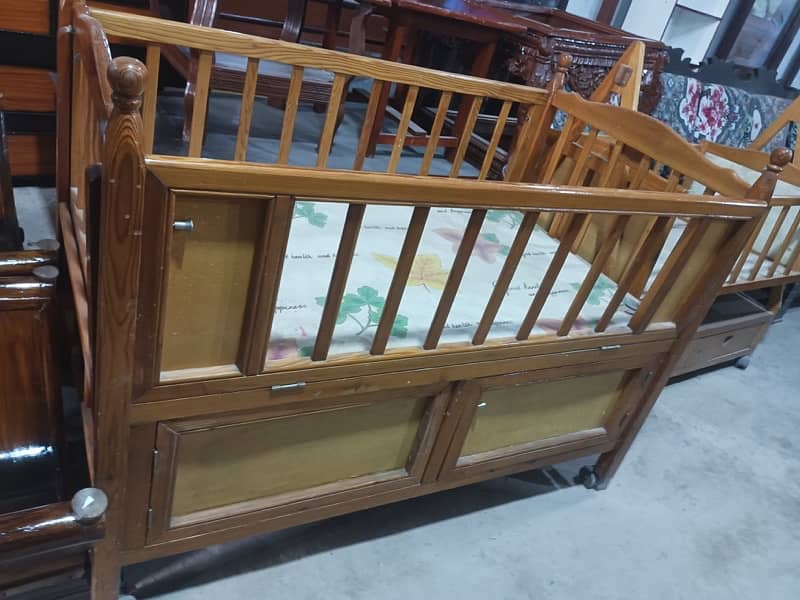 baby cot 2