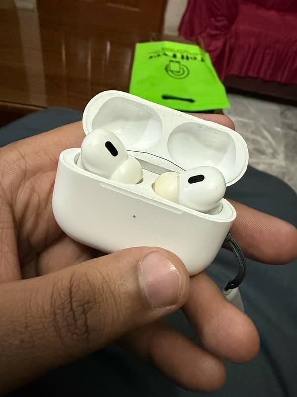 Apple air pods pro 2 lightning cable 3