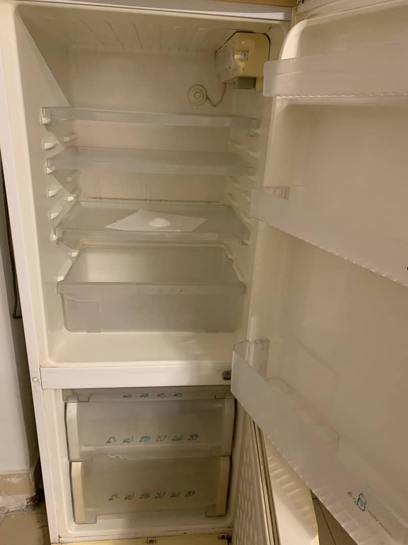 Samsung fridge with bottom freezer 0