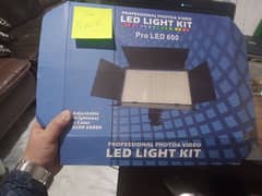 Profeshional LED Light with 2 Batteries and Charger 220V LED U-600