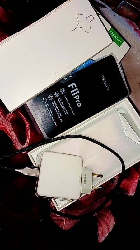 Oppo f11 pro with box n charger 6gb ram 128gb memory no open no repaiR 1