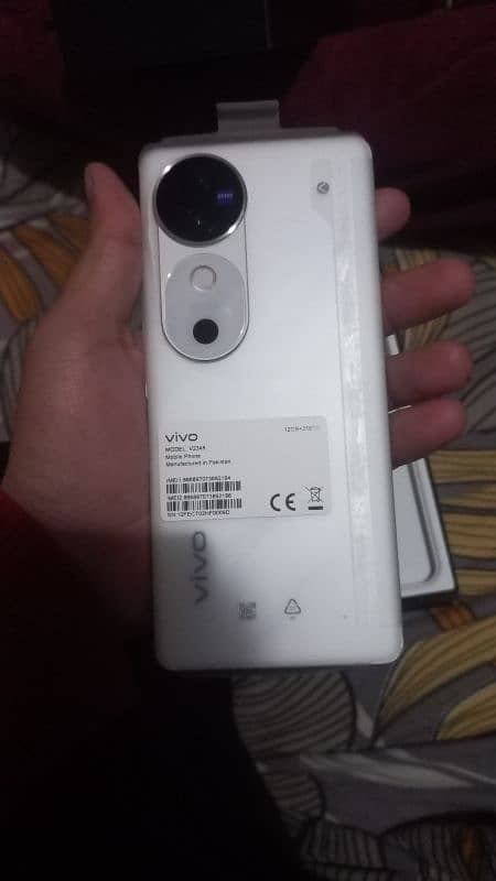 vivo V40 2