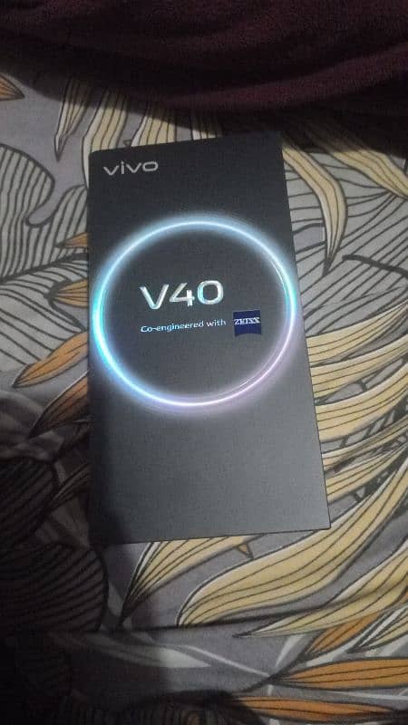 vivo V40 3