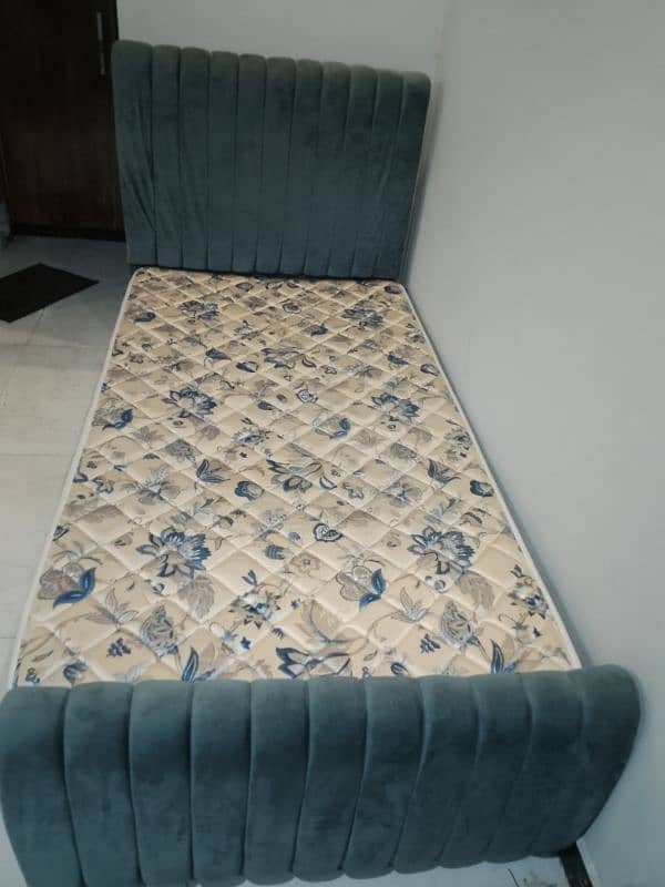 Single bed , good condition for sale 0