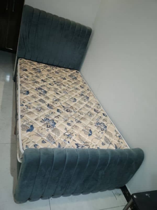 Single bed , good condition for sale 1