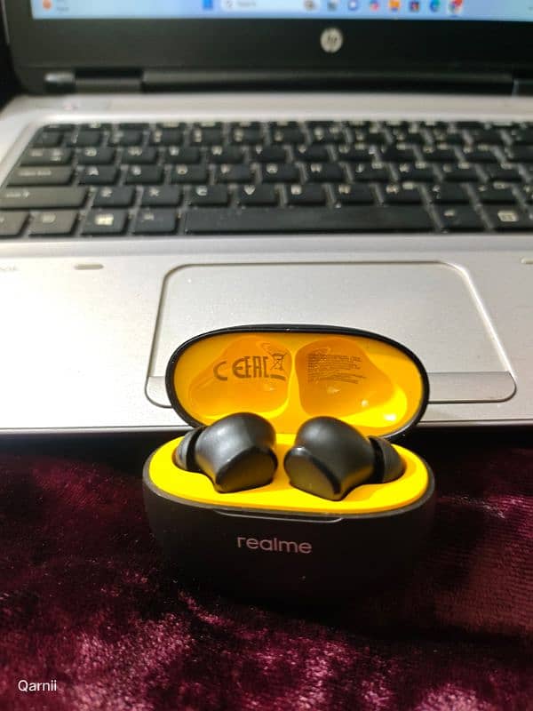 realme T110 Airbuds 1