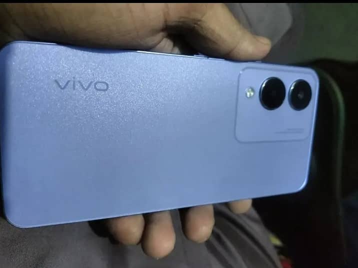 Vivo Y17 1