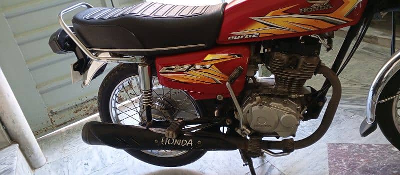 Honda CG125 9