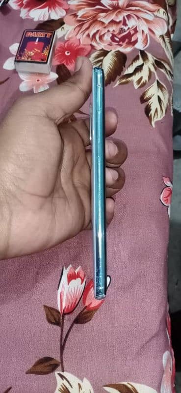 vivo s1  4 128 no open no repair 10 by 9.5 only mobile phone 5