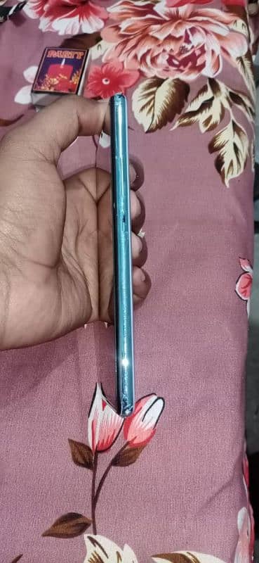 vivo s1  4 128 no open no repair 10 by 9.5 only mobile phone 6