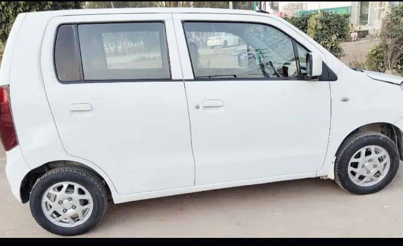 Suzuki Wagon R 2018 3