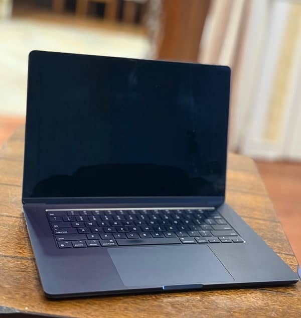 MacBook Air M2 (2023) 1