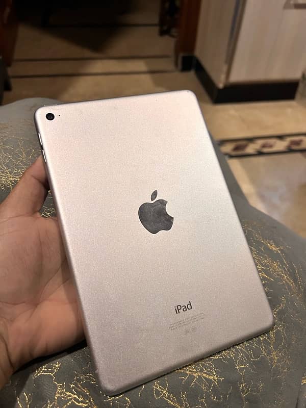 Apple iPad mini 4 0