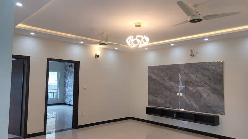 10 marla house for sale sector C1 bahria enclave islammabad 4