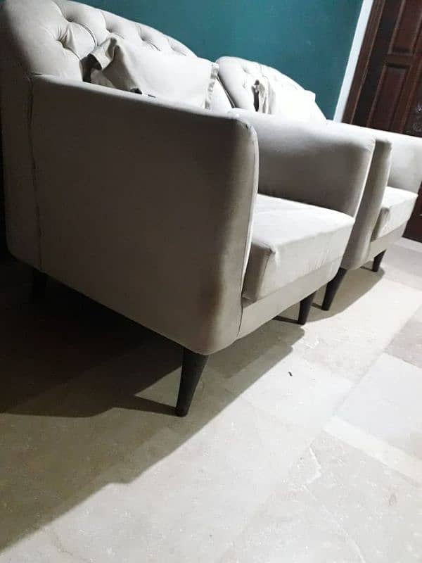 5 Seater Sofa Set. Brand New Condition 8