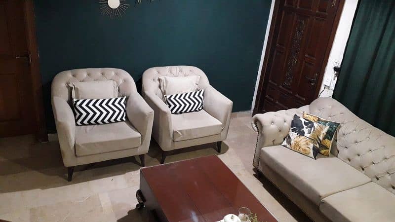 5 Seater Sofa Set. Brand New Condition 11