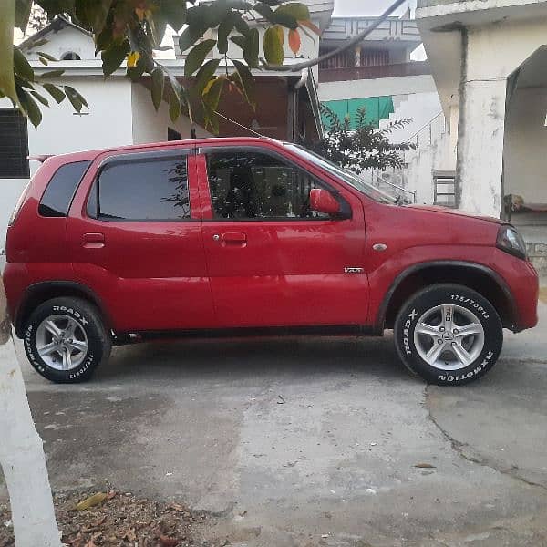 Suzuki Kei 2012 8