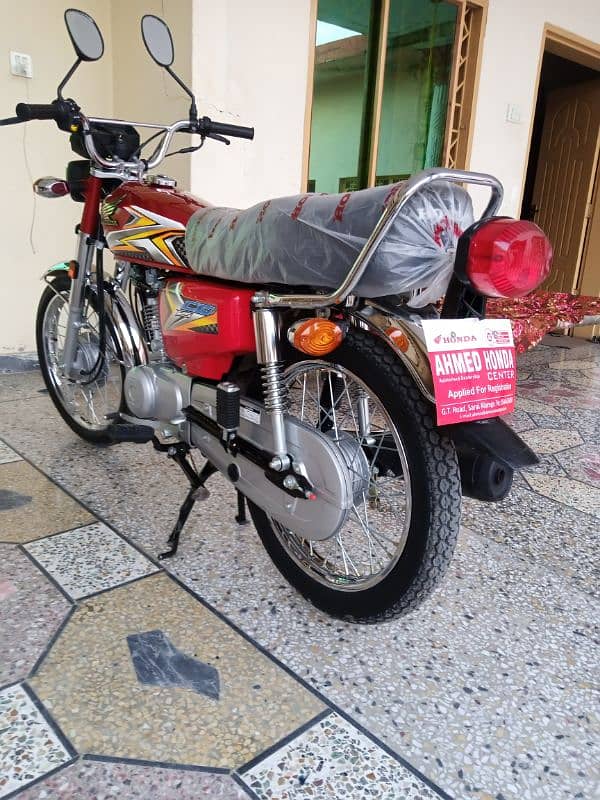 Honda 125 24/25 Model only 900 kilometers use showroom condition 1