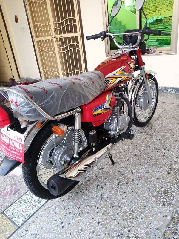 Honda 125 24/25 Model only 900 kilometers use showroom condition 5