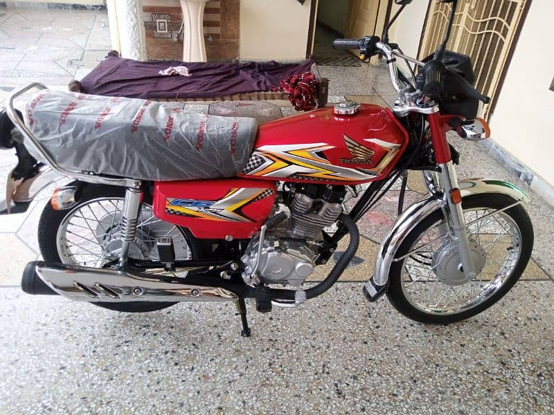 Honda 125 24/25 Model only 900 kilometers use showroom condition 7