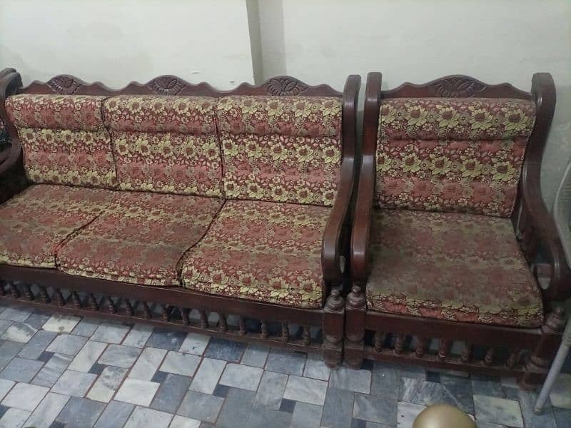 Sofa set 5 seaters 1