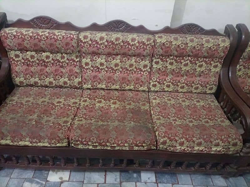 Sofa set 5 seaters 3