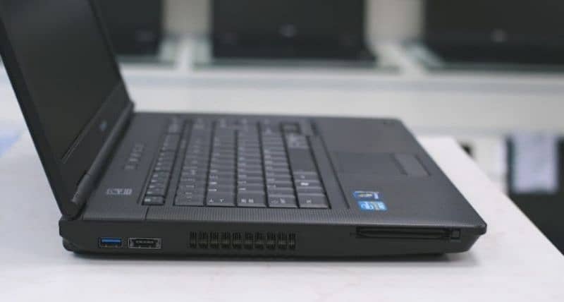 TOSHIBA SATELLITE DYNABOOK 552/G 4