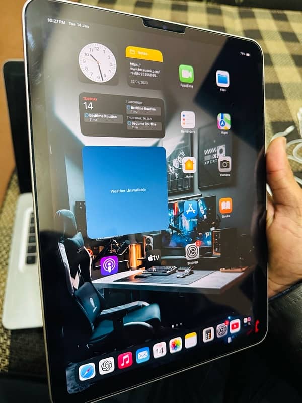 iPad Air 5 M1 64GB (Under Warranty) 2