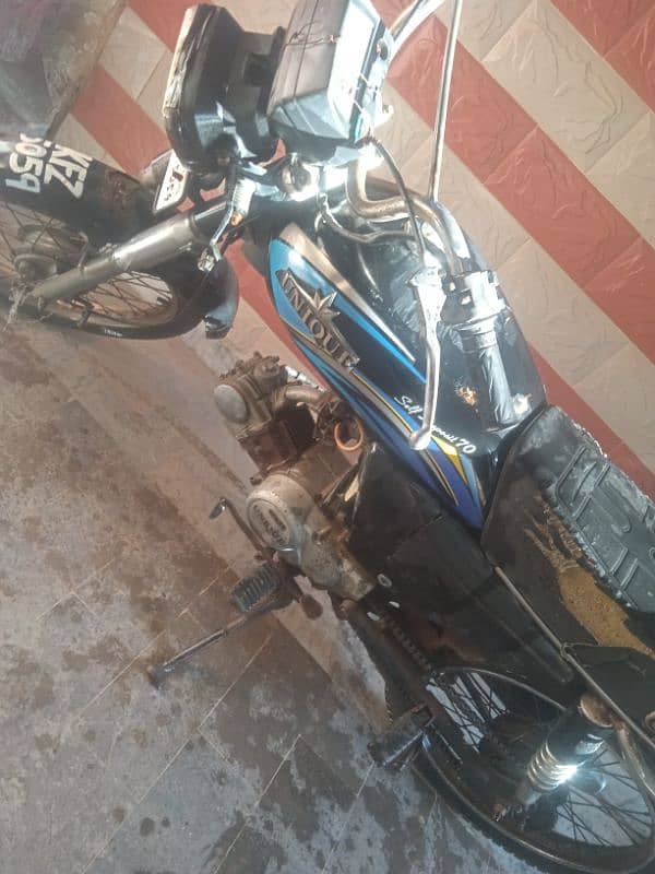 Unique bike for sale 2012 ist owner ok conditioned using daily Rs30000 8