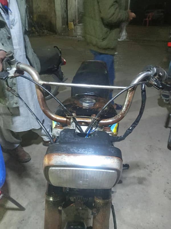 racer bike saf sutri genuine condition karak ha chalny ma mashallah 3