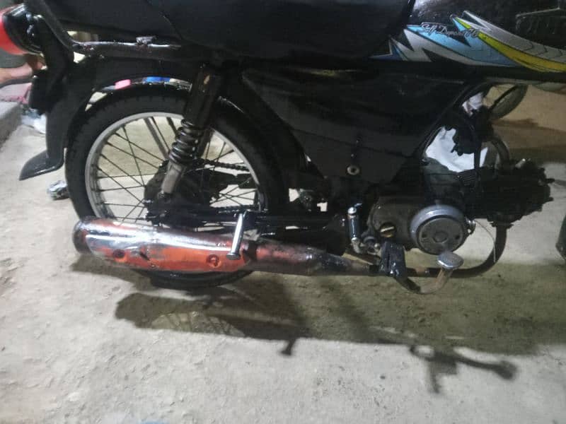 racer bike saf sutri genuine condition karak ha chalny ma mashallah 11