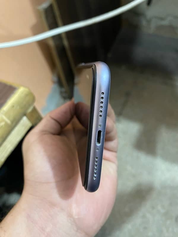 Iphone 11  jv,  64Gb 3