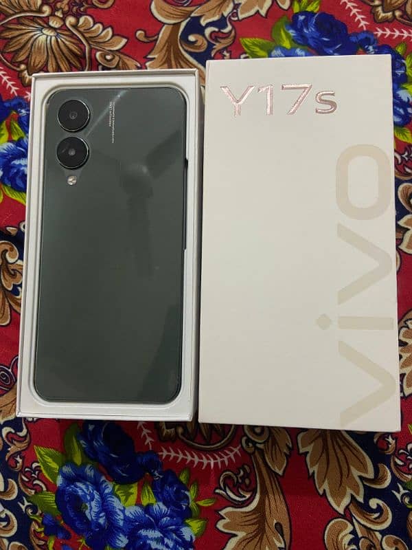 vivo y 17s Lush condition 7