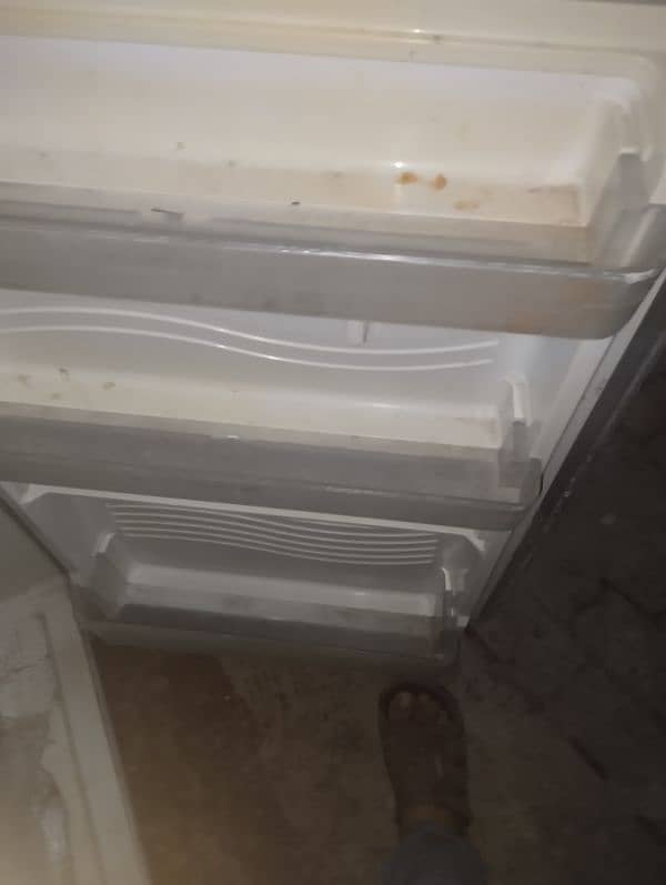 old fridge hai condition theek hai cooling perfect hai 3