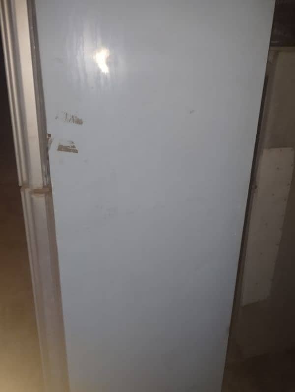 old fridge hai condition theek hai cooling perfect hai 6