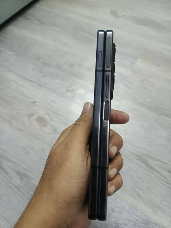 Samsung Z Fold 4 1