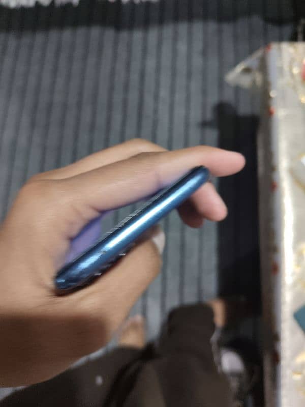 oppo  f17 pro cmplt box all ok 8/128 no exchnge 4