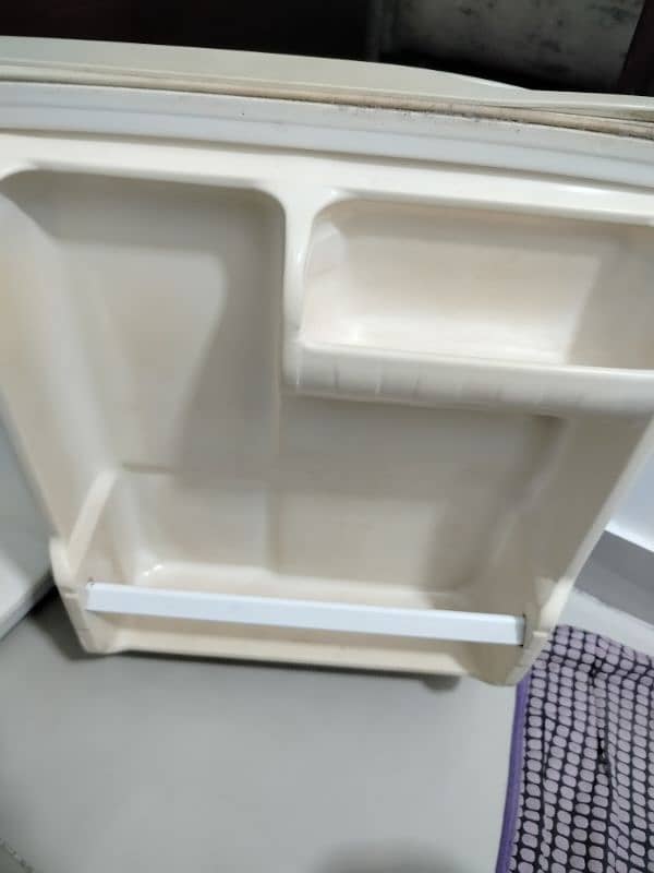 LG Single Door Room Fridge Working 4