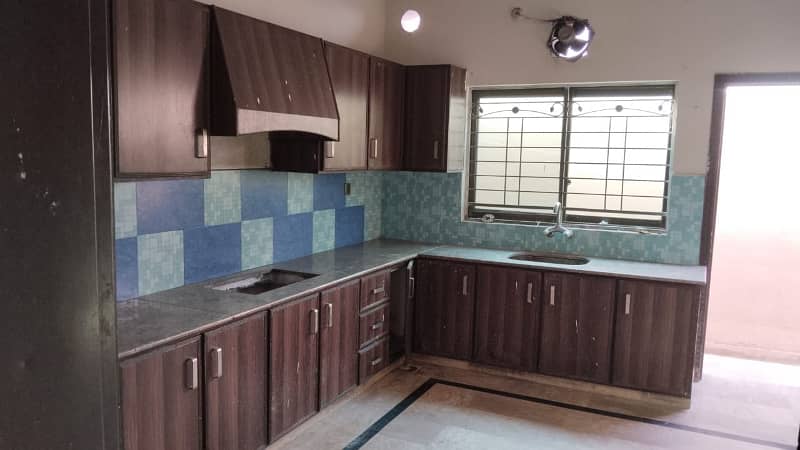 1 kanal independent House available for rent 6