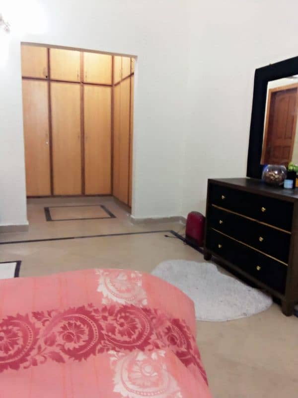 Furnish room available in E-11/2 for ladies 1