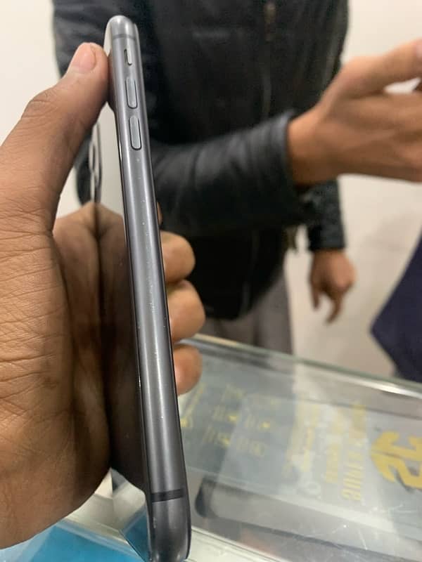 iPhone 11 disply change but Face ID or tru tone on Han duel pta proved 0