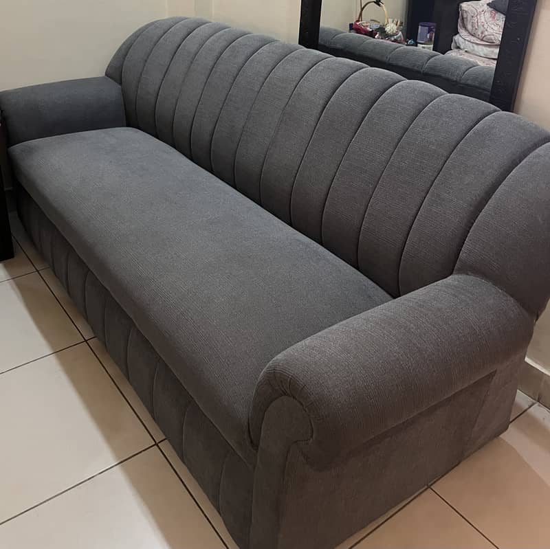 5 seater excellent condition sofa set 0