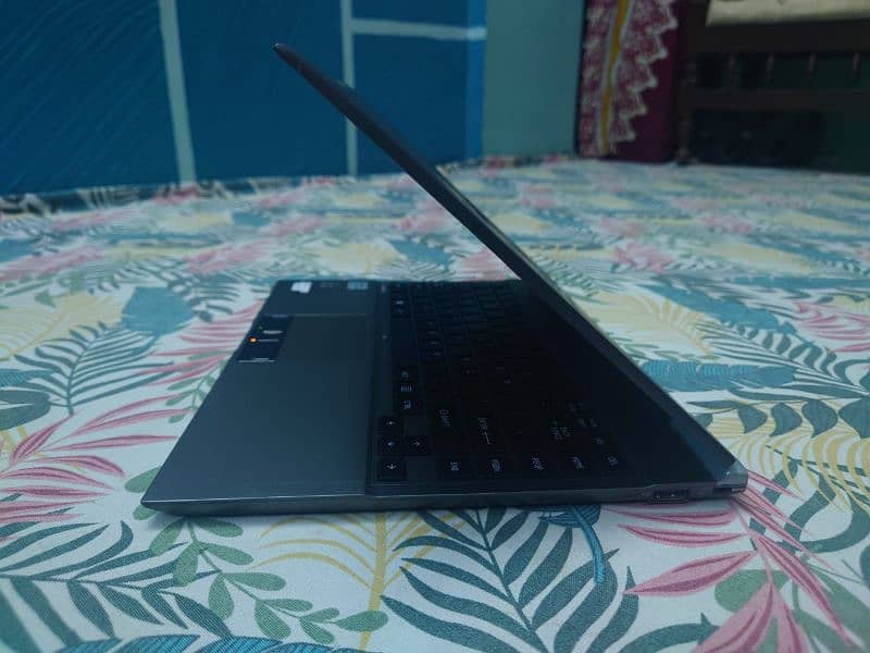 Core i5 Slim & Light Laptop  Toshiba Portege Z930 Core 1