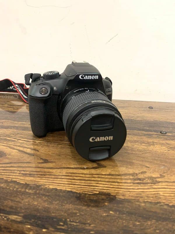 Canon 1300d in mint condition 3