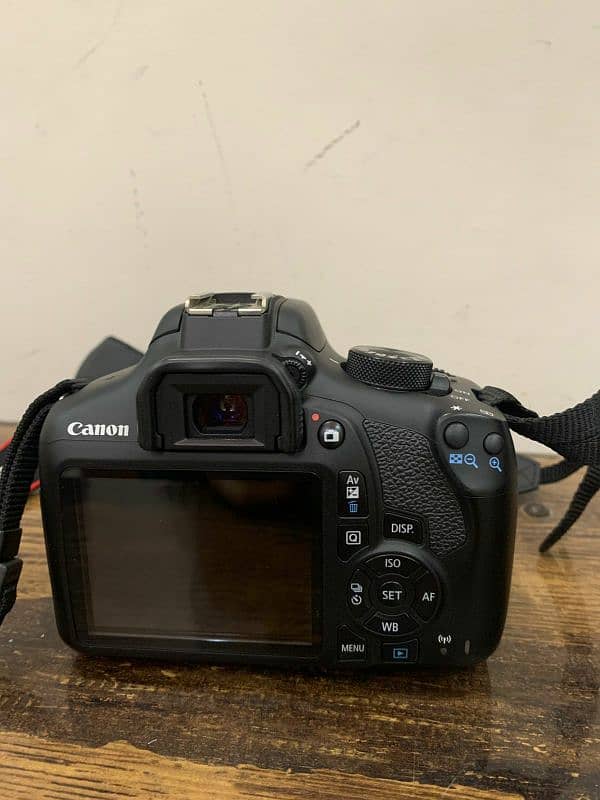 Canon 1300d in mint condition 6