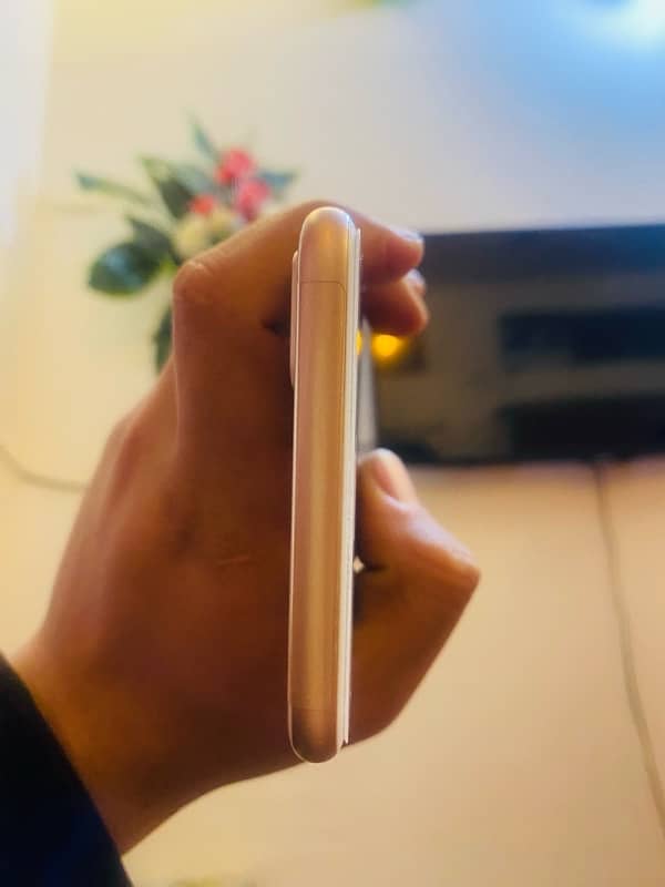 iPhone 8plus PTA Approved Golden colour 4