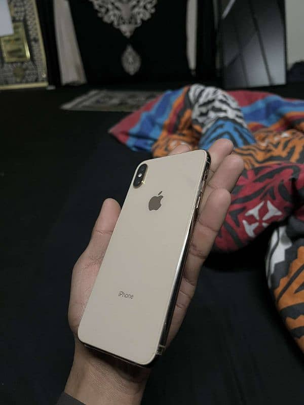 iphone xs max 1